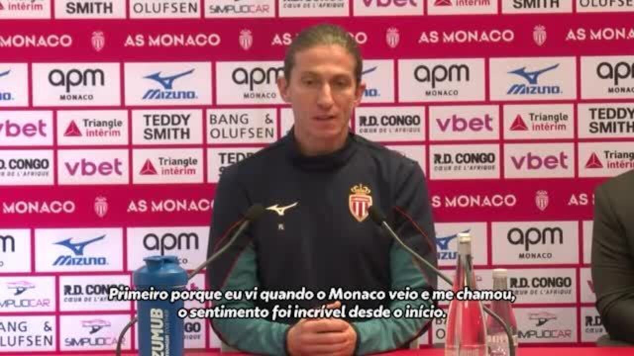 Filipe Luís é apresentado no Monaco e arrisca palavras em francês